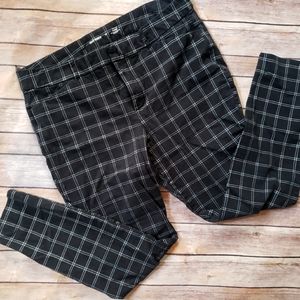 [Old Navy] Black and White Checkered Pixie Pants